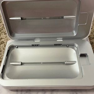 Phone- UV light cleaner